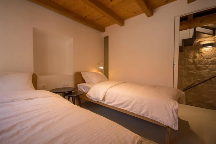 3 Bedrooms Cottage