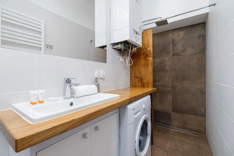 Old Town Basztowa Apartment by Renters