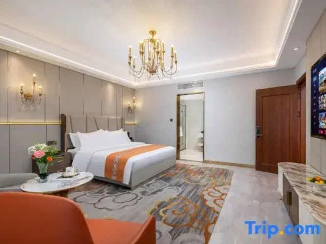 Deluxe Suite