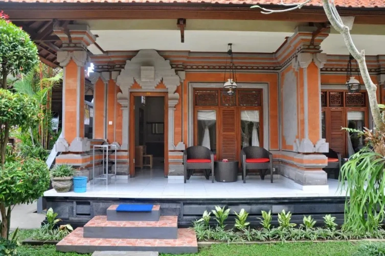 Standard Triple room