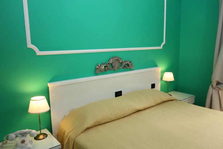 Charly Hotel