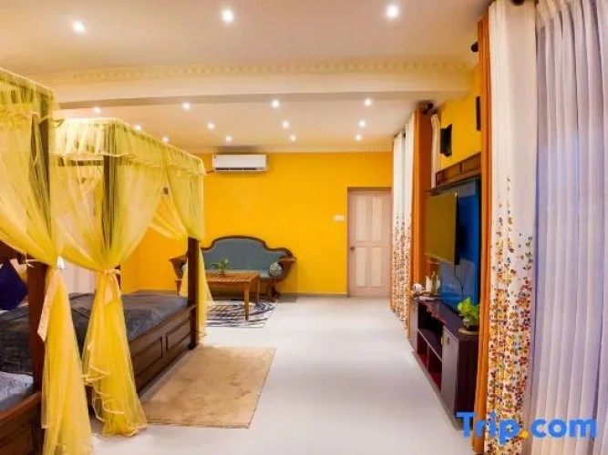 Standard Quadruple Family room