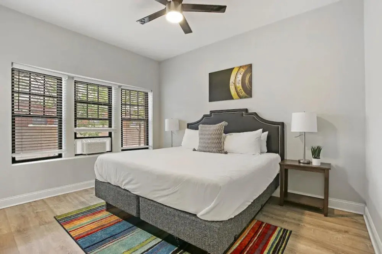 Prime 3BR Apt - Lawndale rep