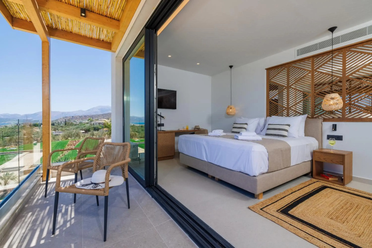 Deos Luxury Suites - Koutouloufari