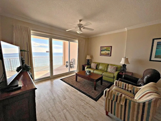 Regency Isle 704