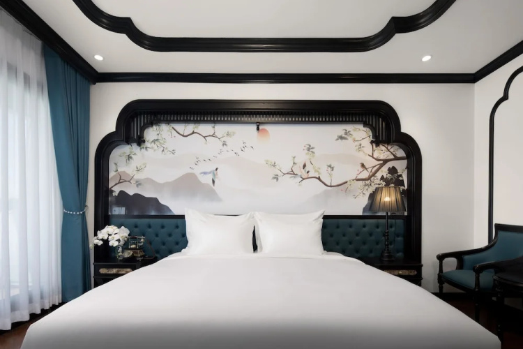 Catherine Cruises