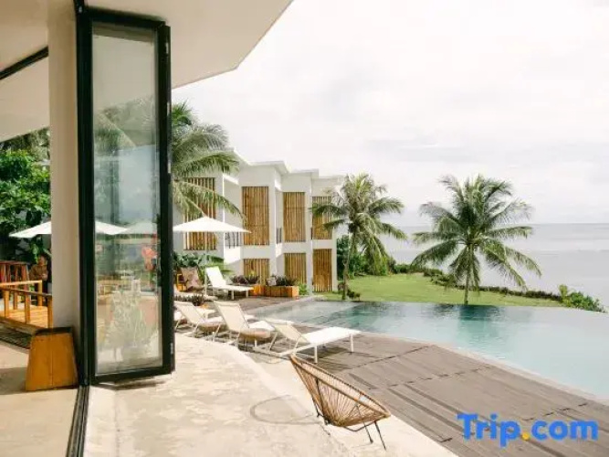 Trogon's Perch Clifftop Oceanfront Resort