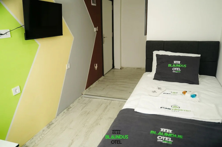 Blaundus Otel