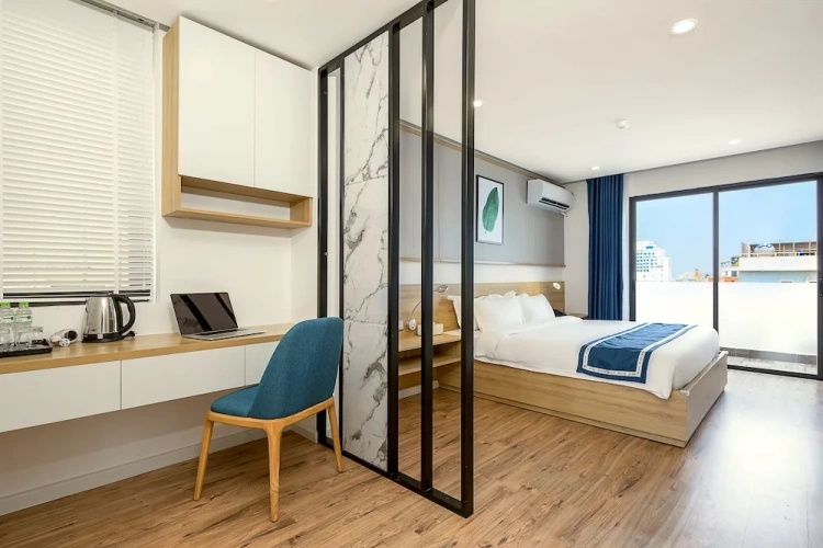 Economy Suite
