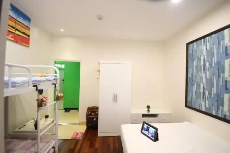 Standard Triple room