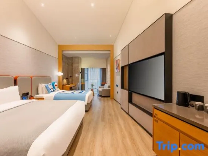 Comfort Double Family room with street view