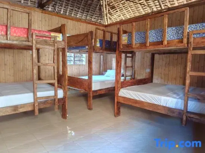 Sawa Sawa Beach Hotel & Backpackers