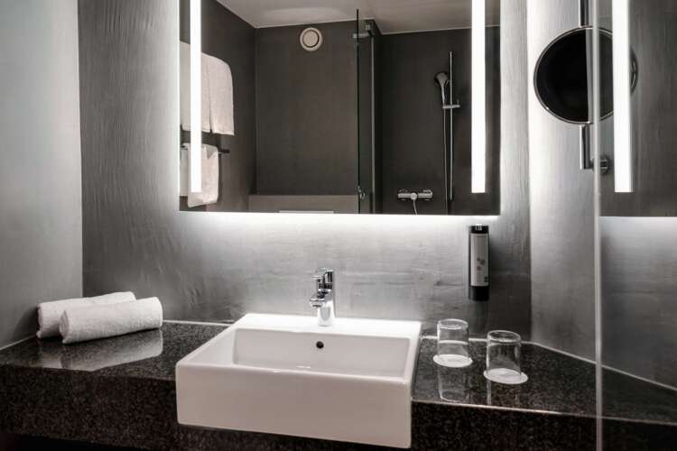 IntercityHotel Wien Over view