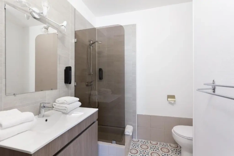 Standard Quadruple room with view