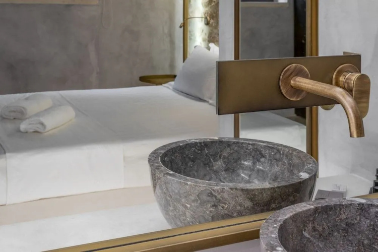 Inotropes Boutique Suites
