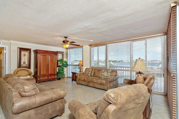 Shoreline 3041 Condo by RedAwning