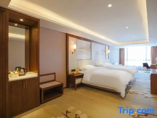 Standard Triple Family Suite