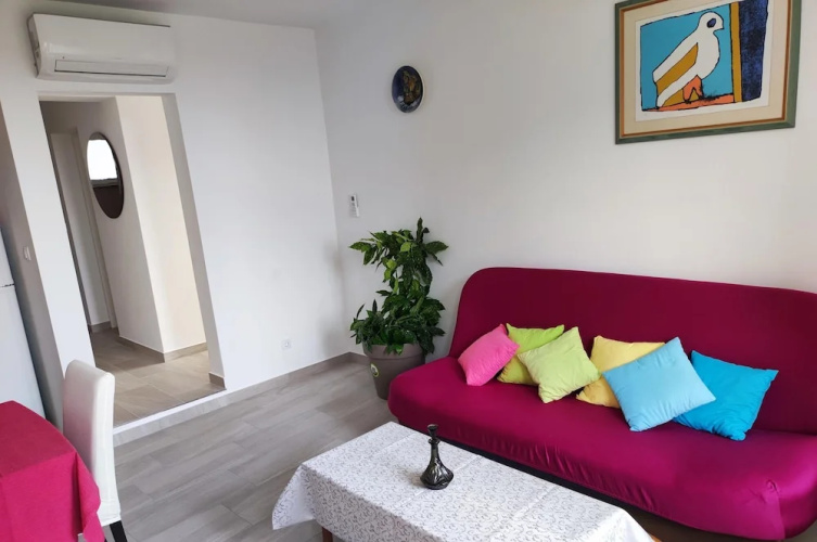Apartment and Room Bitinada