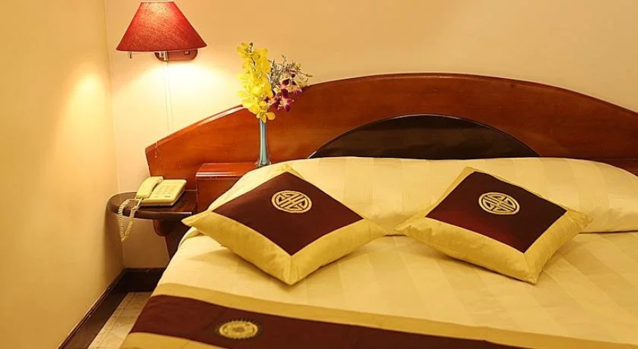 Boss Hotel 2