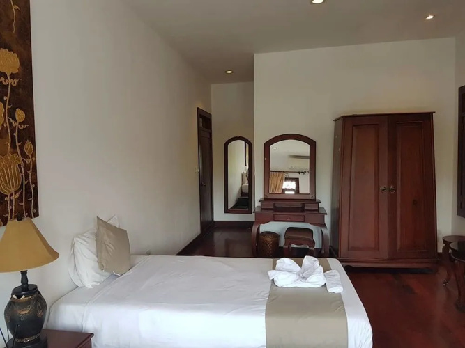 Akira Luang Prabang