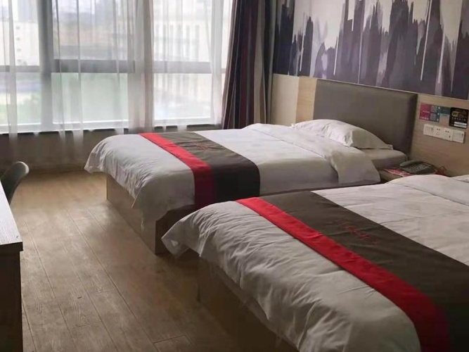 Deluxe Triple Family Suite