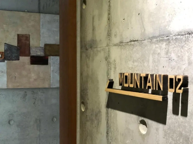 Standard room with mountain view
