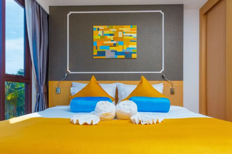The Aristo Beach Front 713 by Holy Cow