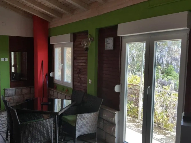 3 Bedrooms Apartment