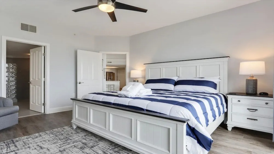 3506 Windsor 2 Bedroom Condo