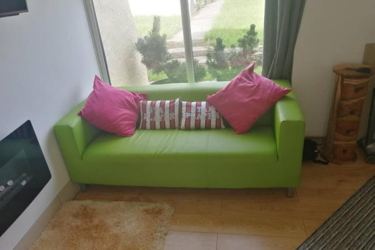 2 Bedrooms Cottage