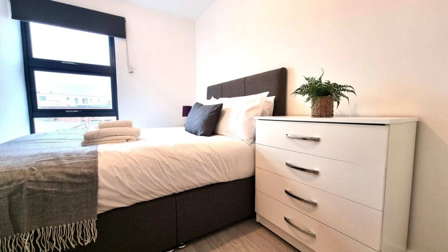 2 Bed 1 Bath Apart St Pauls Square Bham Parking