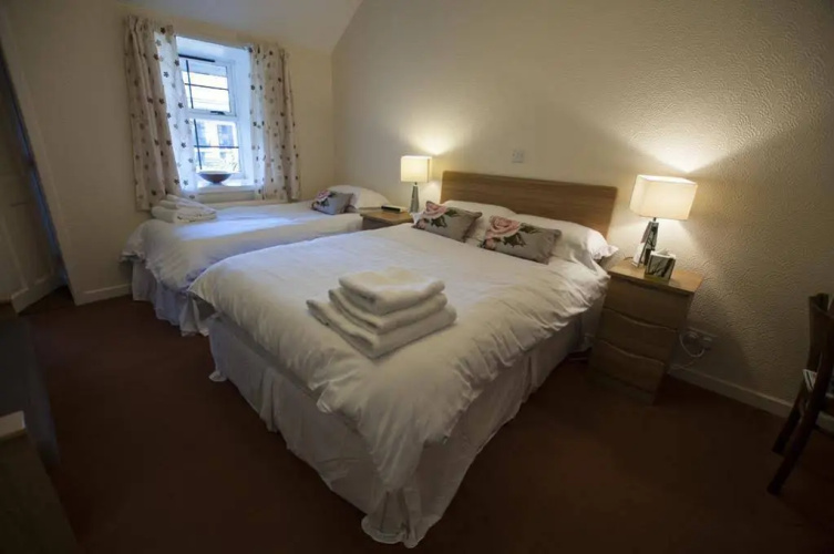 Castle Arms Hotel