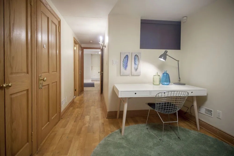 Stunning 1BR Basement Apt - King Size