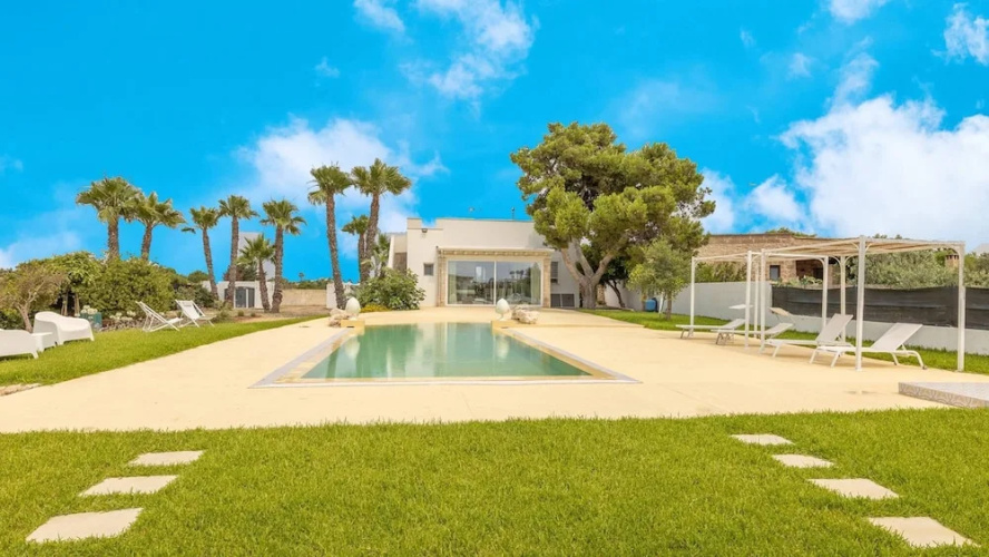 Villa Eriberto - Pool 3 Bedrooms 8 Sleeps