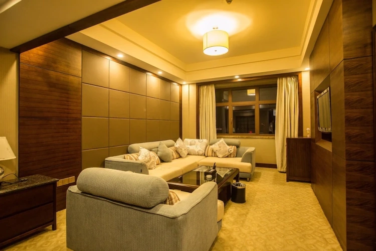 Presidential Sextuple Suite