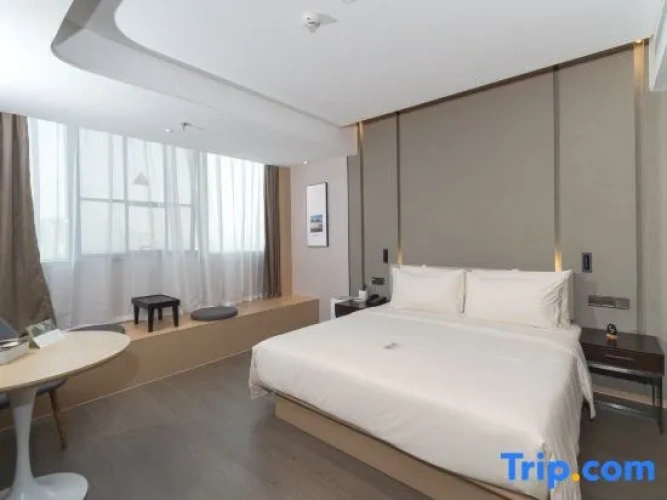 Standard Double room with city view