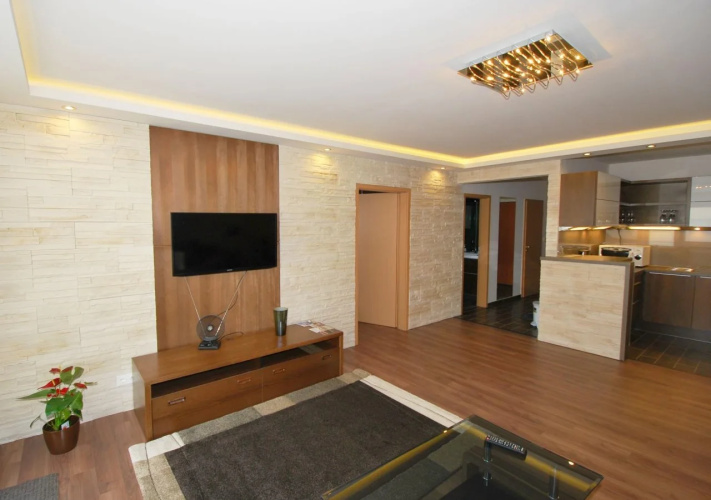 Arpad Bridge Apartments