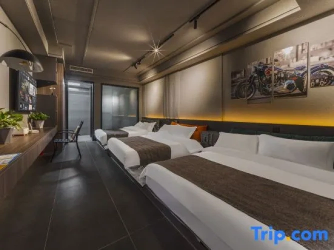 Standard Triple room