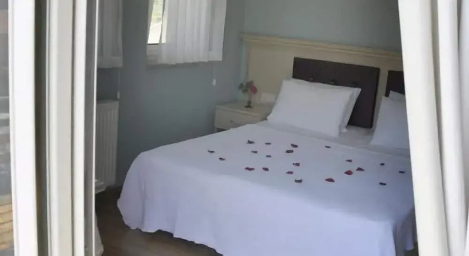 Cunda Edina Otel