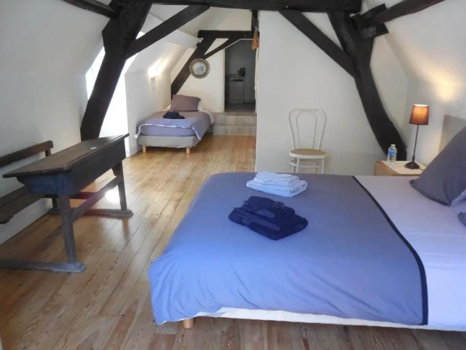 Standard Triple room