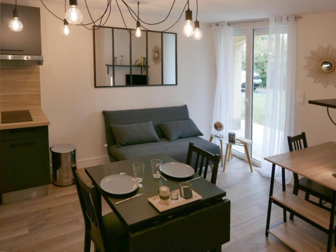 Deluxe Apartment