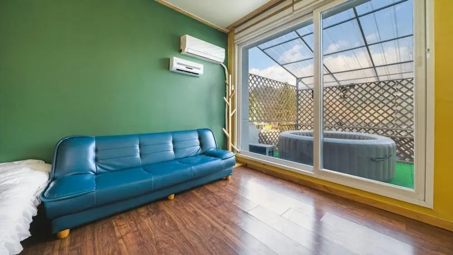 Chuncheon Dogandstay