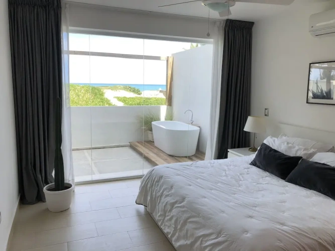 2 Bedrooms Grand Apartment with ocean view