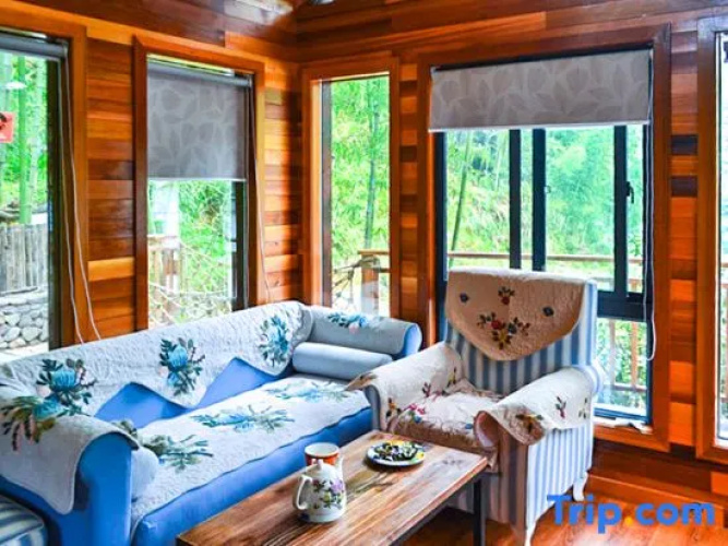 Tree House Guesthouse