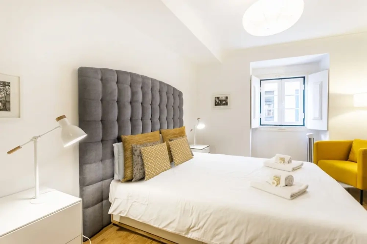 2 Bedrooms Apartment