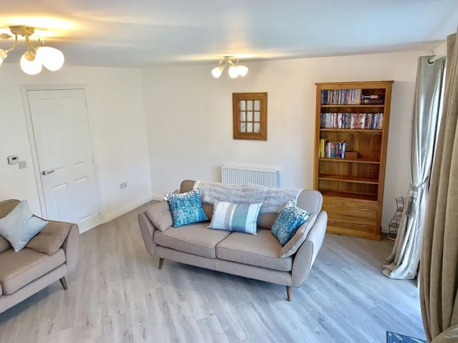 Property with Great Access - Sleeps max7