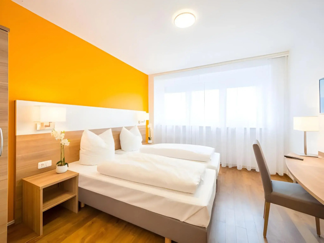 Hotel S16