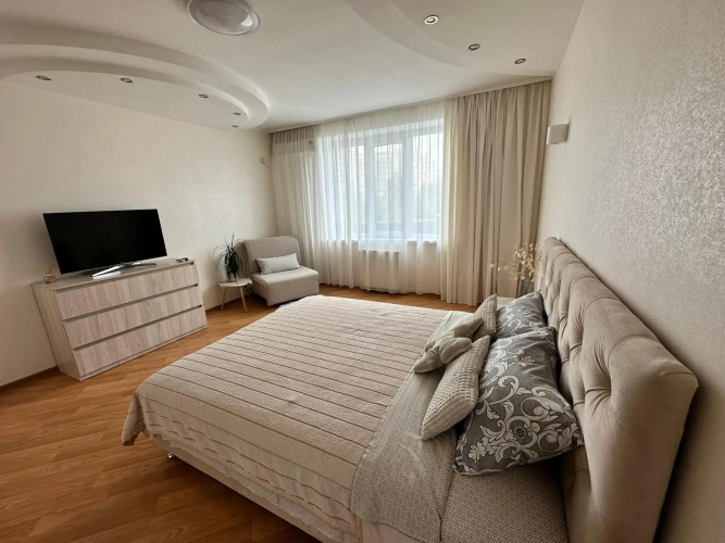 Apartment 1, Podilya