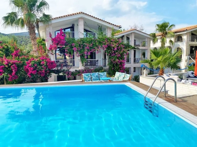2 Bedrooms Classic Cottage with balcony and with partial ocean view