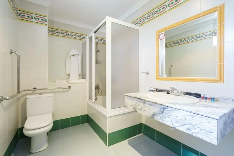 Standard Twin room with balcony